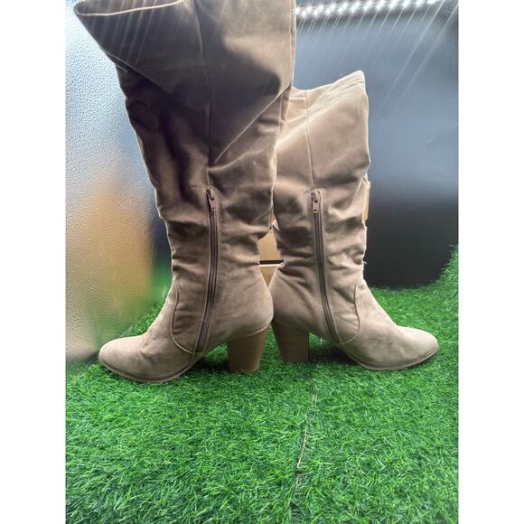 Universal Thread -Tan -Slouch Boots- Size 11W - Picture 8 of 10